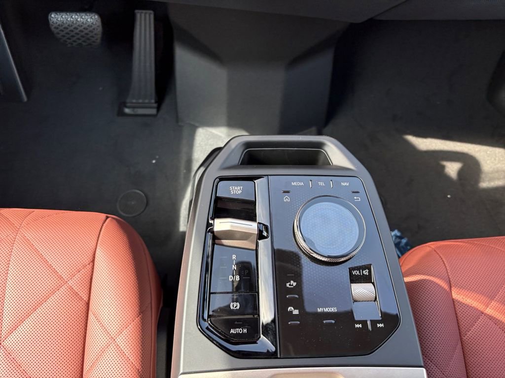 New 2026 BMW iX xDrive45 AWD/4WD image 11