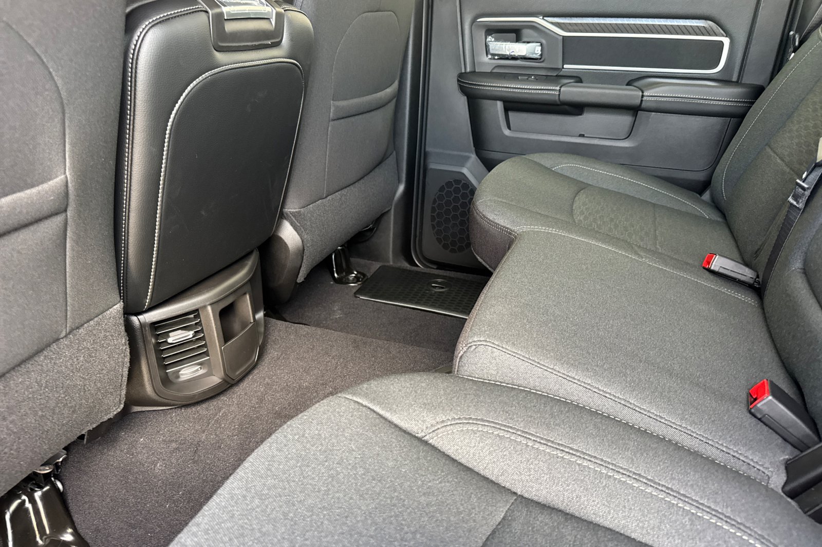 New 2027 RAM 3500 Big Horn AWD/4WD image 11