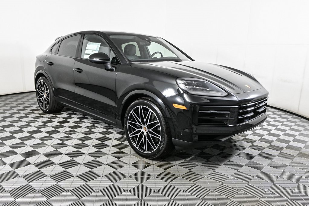 Certified 2025 Porsche Cayenne Coupe image 29