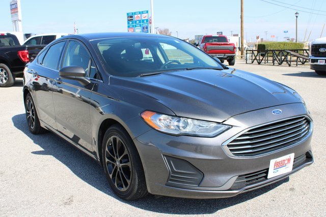 Used 2019 Ford Fusion SE image 3