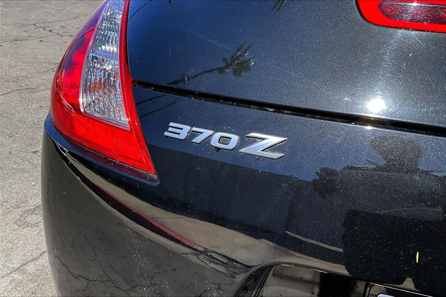 Used 2018 Nissan 370Z Touring Sport RWD image 9