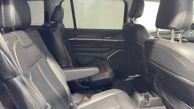 Used 2022 Jeep Grand Cherokee L Limited RWD image 15