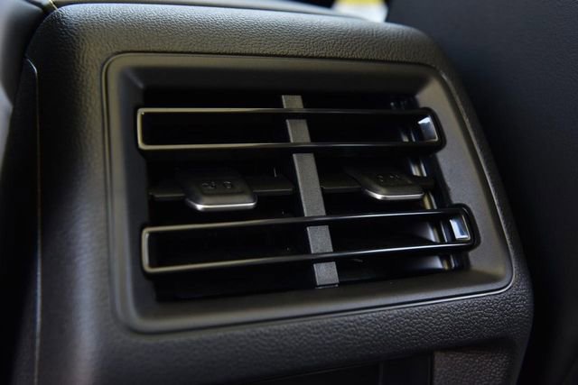 New 2026 Volkswagen Tiguan SE FWD image 23