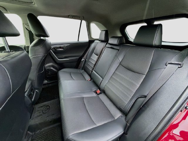 Used 2020 Toyota RAV4 Limited AWD/4WD image 21
