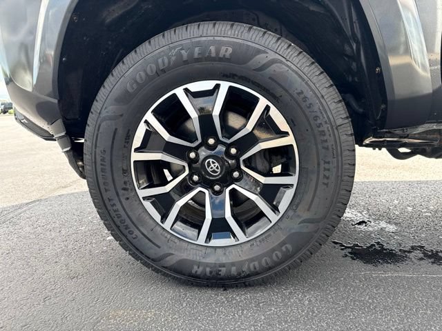 Certified 2022 Toyota Tacoma TRD Sport AWD/4WD image 10