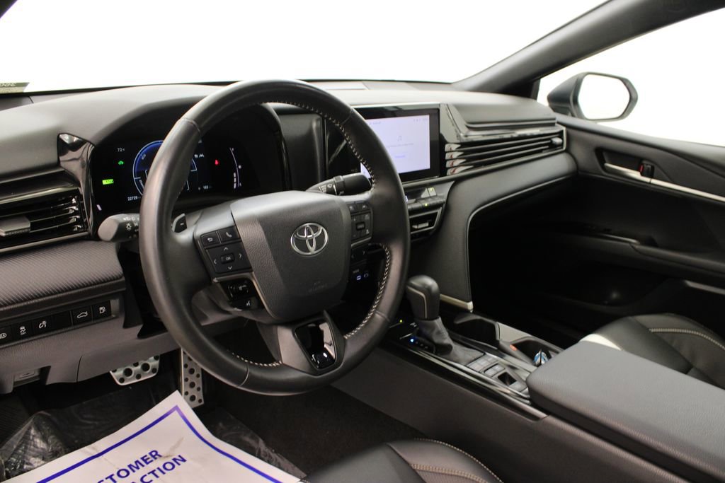 Used 2025 Toyota Camry SE FWD image 15