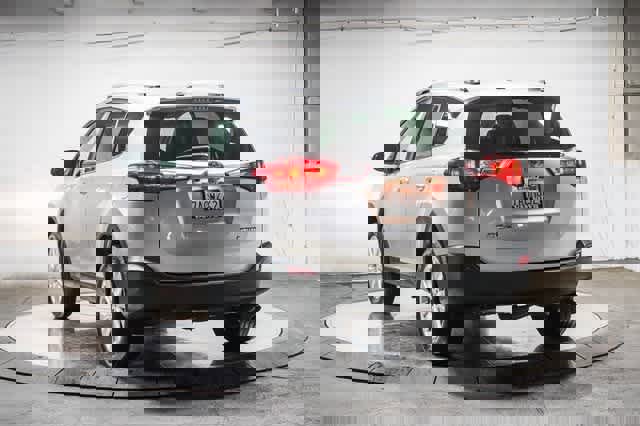 Used 2014 Toyota RAV4 Limited w/ Technology Package image 2