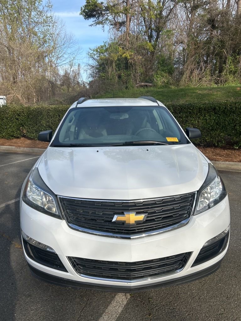 Used 2016 Chevrolet Traverse LS image 2