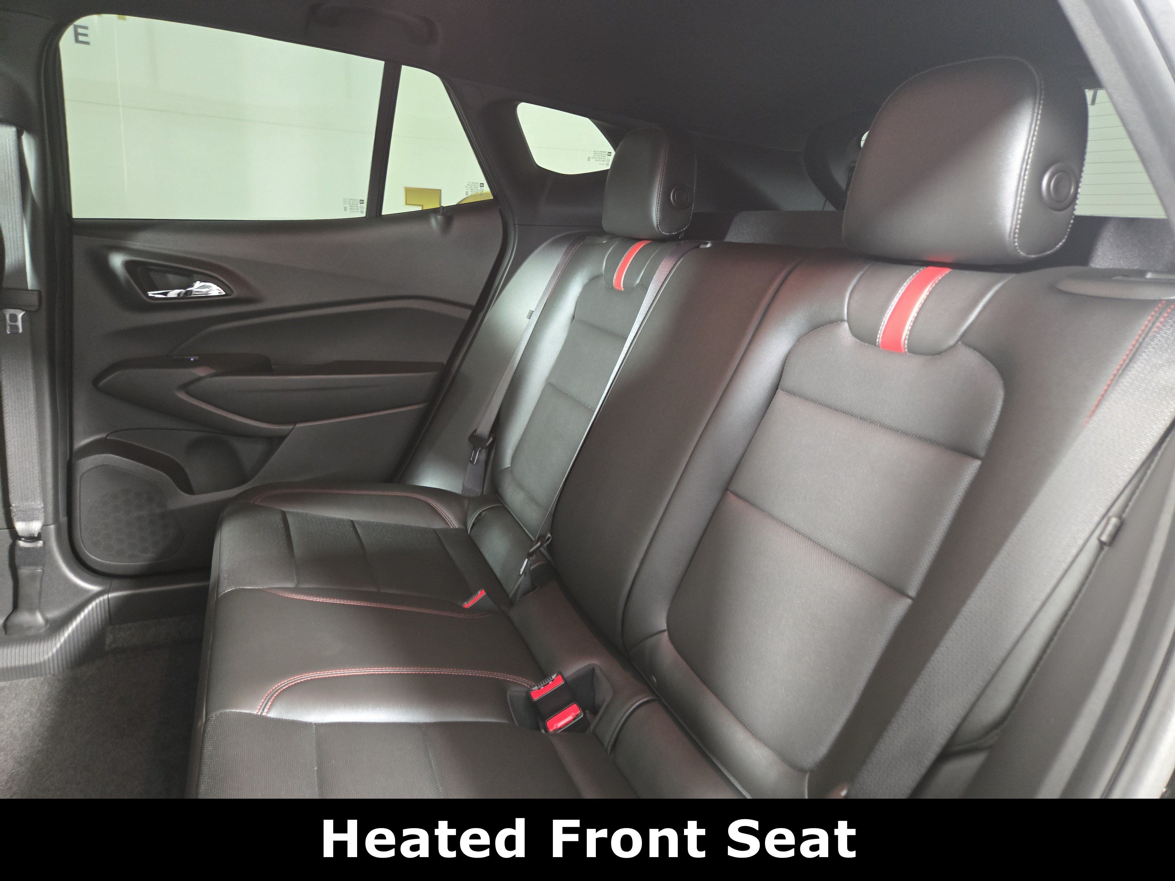 Used 2025 Chevrolet Trax RS w/ Sunroof Package FWD image 13