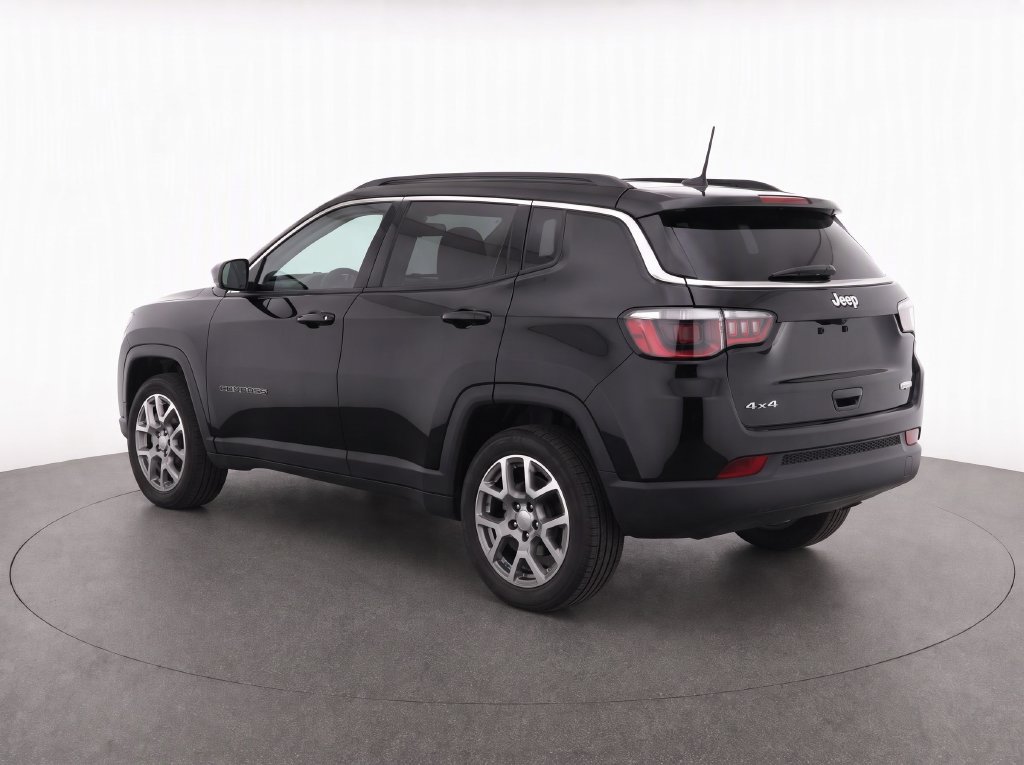 Used 2022 Jeep Compass Latitude w/ Sun and Sound Group AWD/4WD image 6