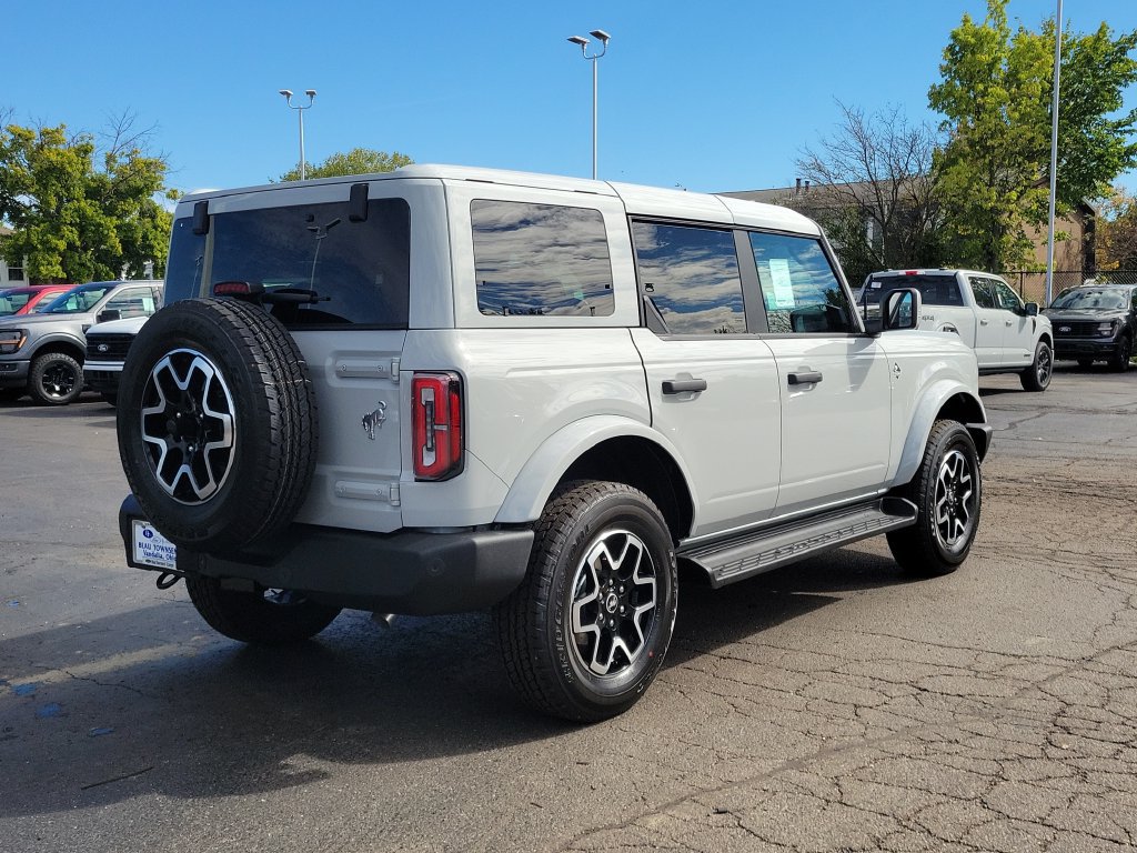 New 2026 Ford Bronco Outer Banks AWD/4WD image 4