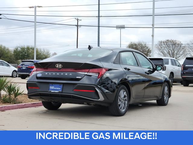 Certified 2025 Hyundai Elantra Blue image 3