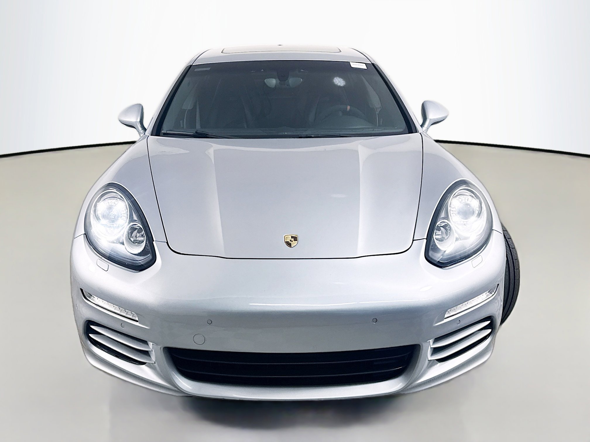 Used 2016 Porsche Panamera 4 Edition AWD/4WD image 2