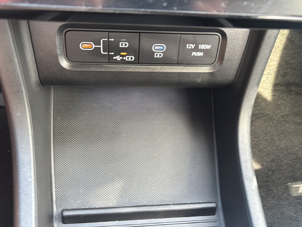 Used 2025 Hyundai Tucson Limited AWD/4WD image 28