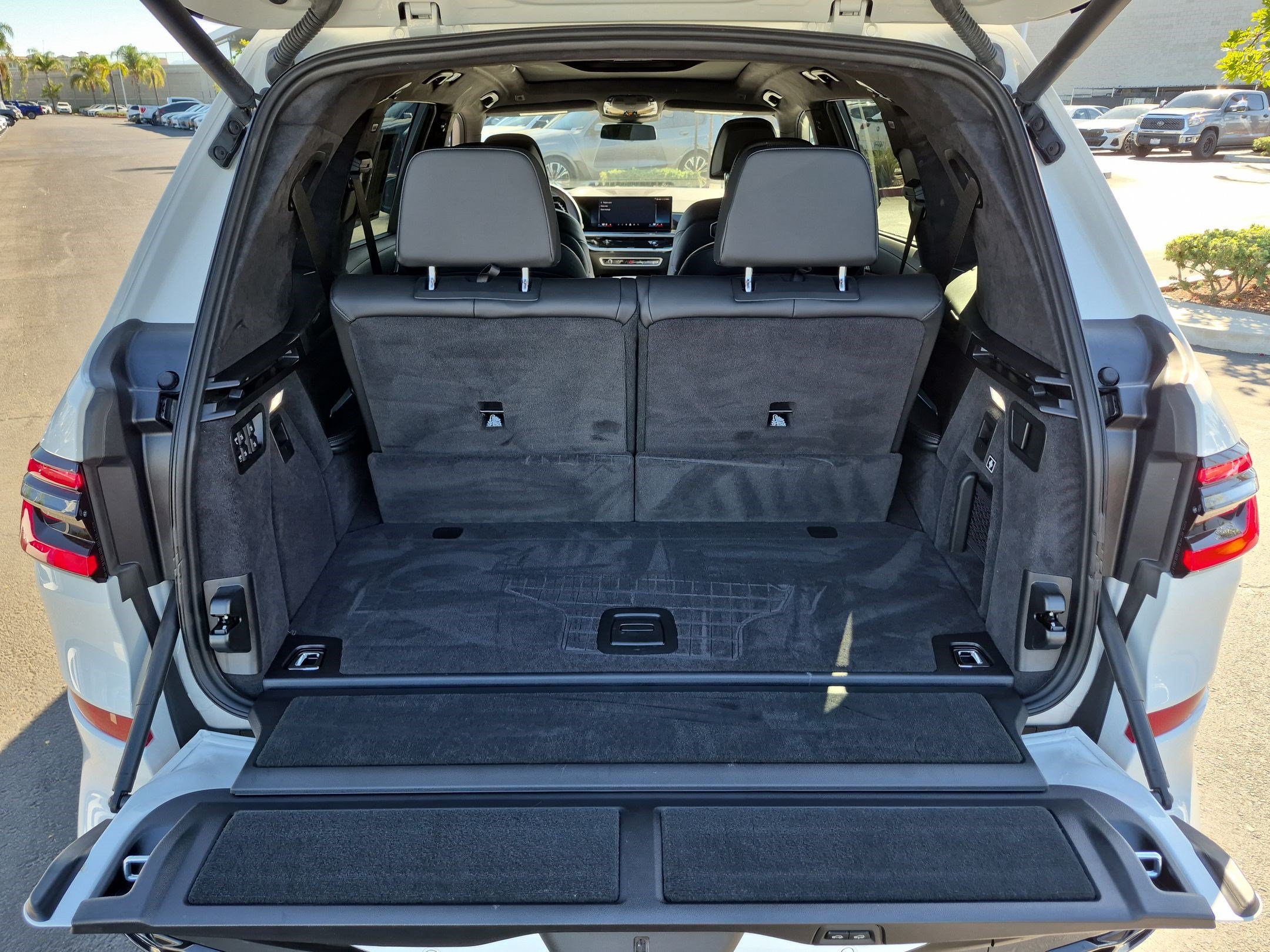 Used 2026 BMW X7 M60i AWD/4WD image 33