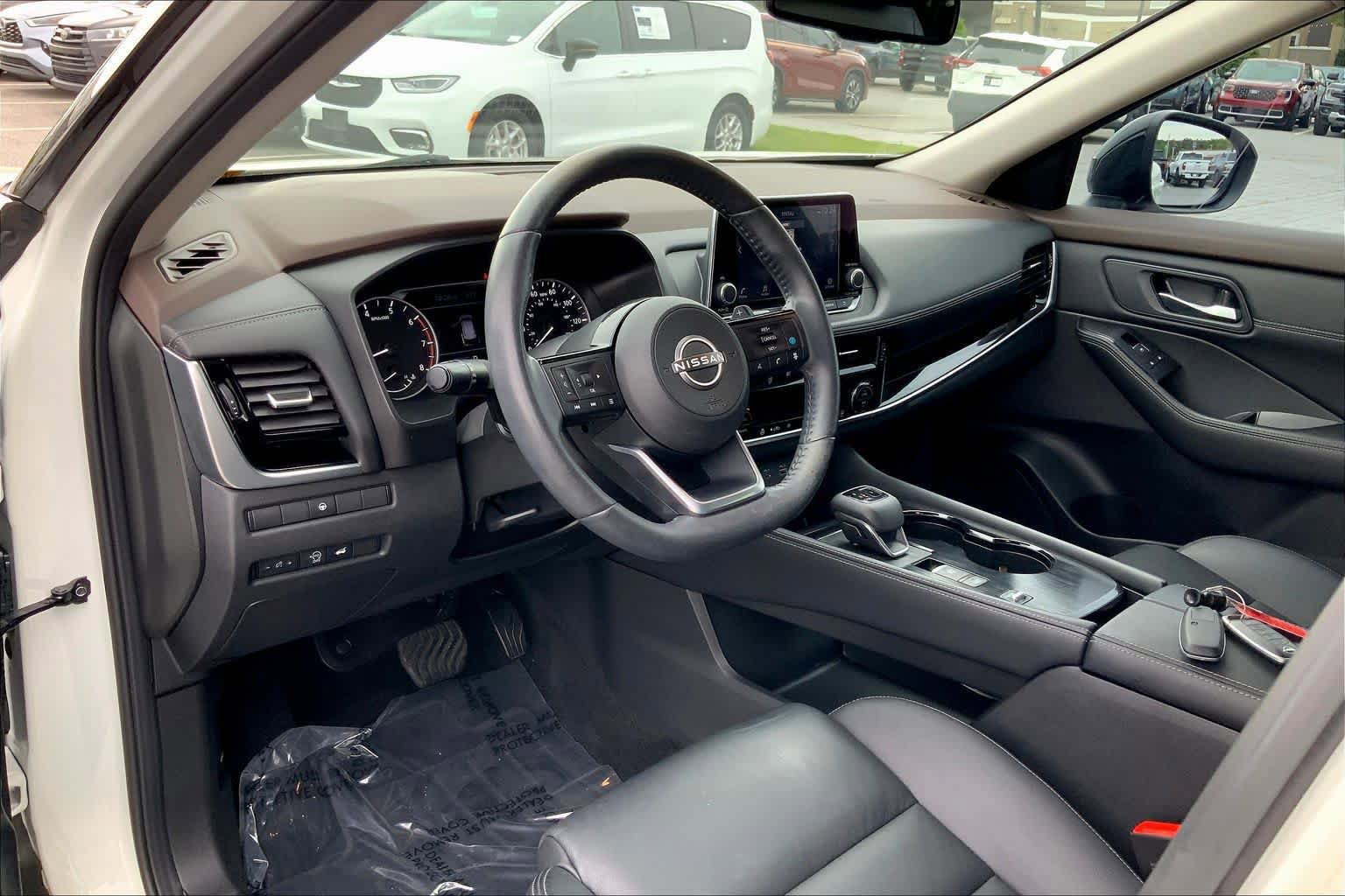 Used 2023 Nissan Rogue SL FWD image 17