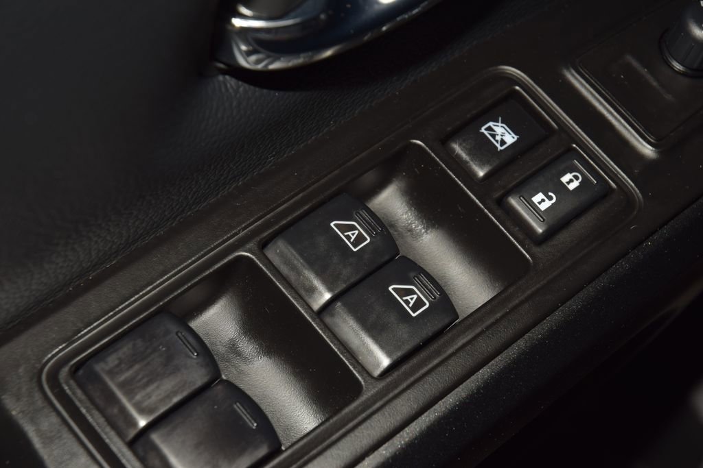 Used 2024 Nissan Titan PRO-4X w/ Pro-4x Convenience Package image 46