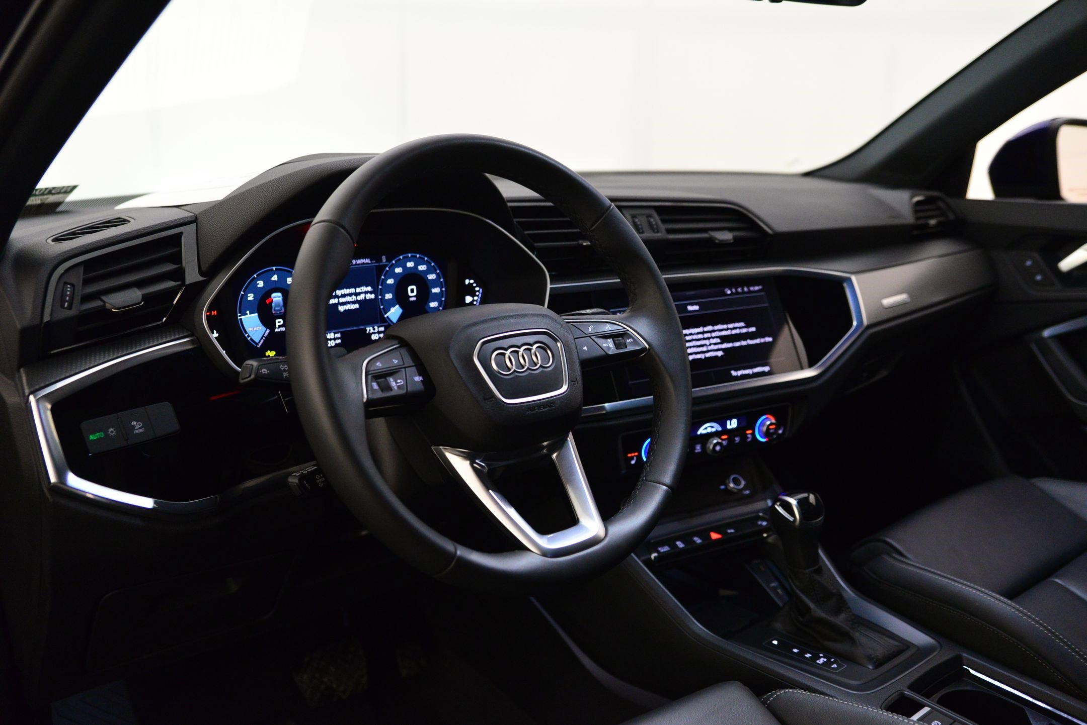 Certified 2025 Audi Q3 2.0T Premium w/ Convenience Package image 3