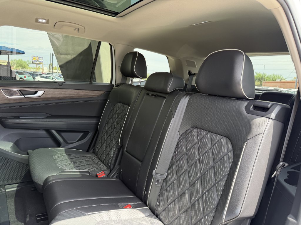Used 2024 Volkswagen Atlas SEL Premium R-Line AWD/4WD image 37