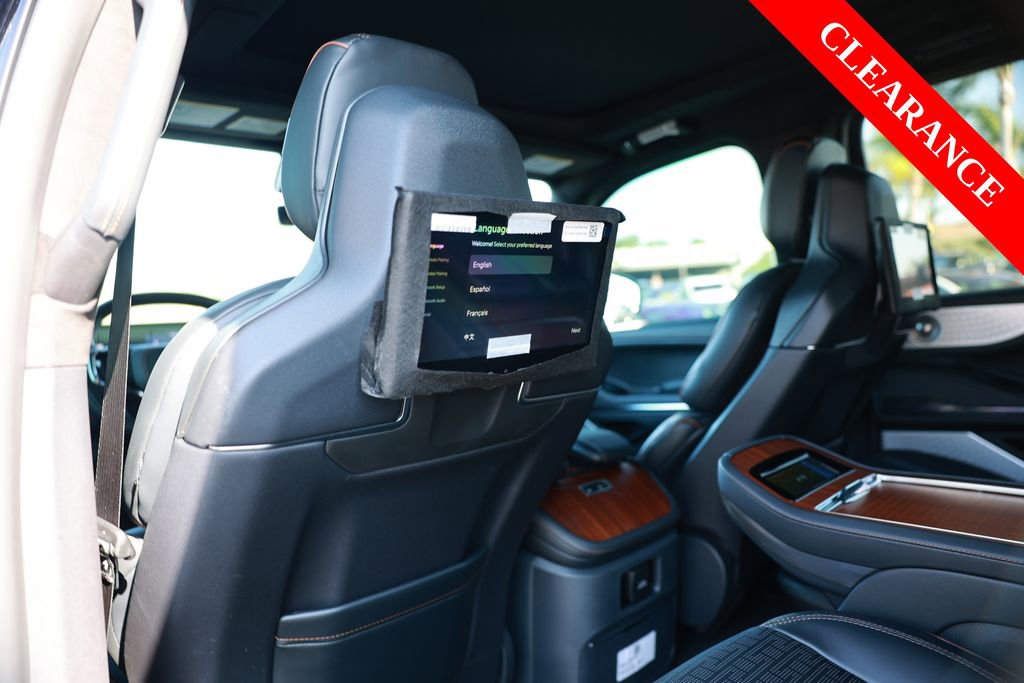 Used 2025 Lincoln Navigator Black Label AWD/4WD image 34