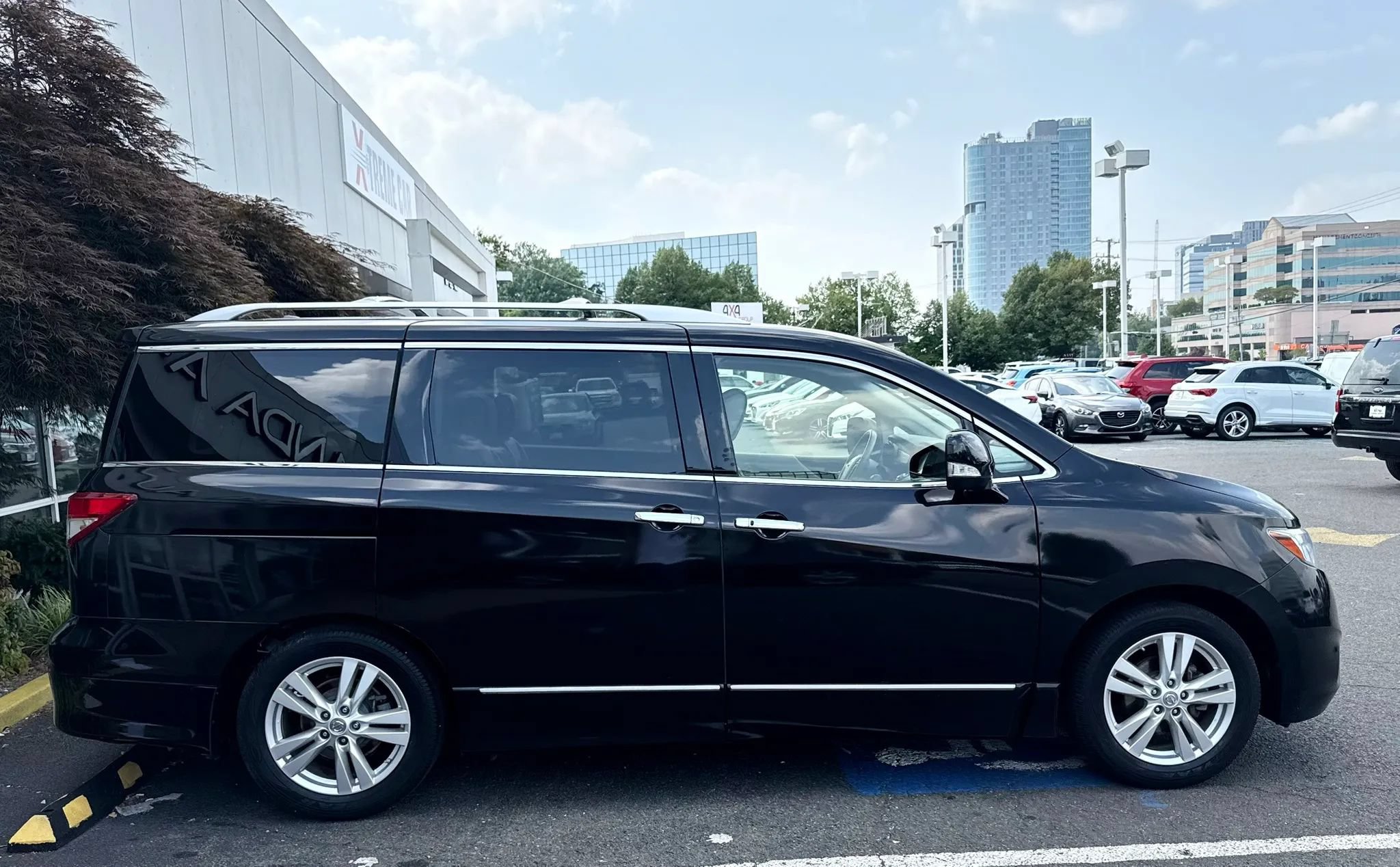 Used 2012 Nissan Quest SL w/ Bose Pkg FWD image 8