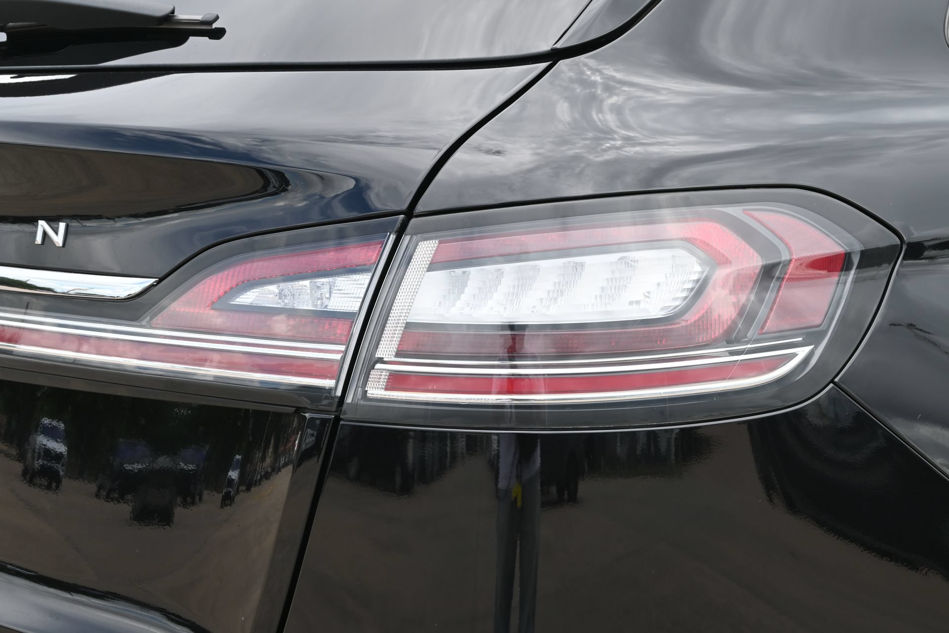 Used 2023 Lincoln Nautilus FWD w/ Premium Package image 23