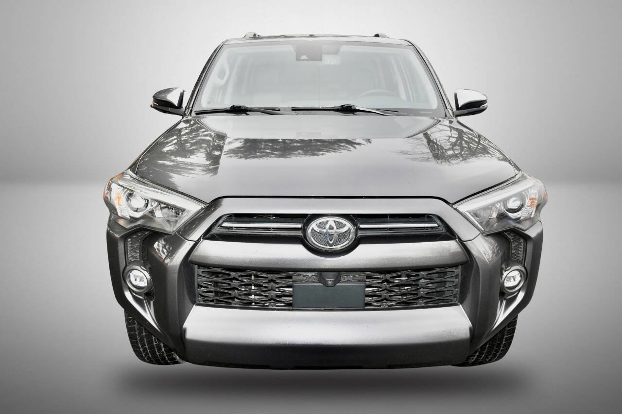 Used 2022 Toyota 4Runner SR5 Premium w/ Moonroof Package AWD/4WD image 10