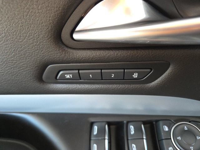 Used 2021 Cadillac XT4 Premium Luxury w/ Sun And Sound Package AWD/4WD image 12