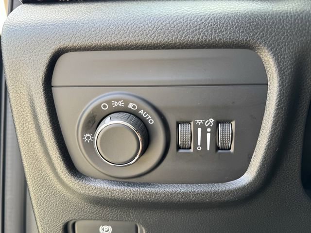 New 2025 Jeep Grand Cherokee Altitude w/ MOPAR Finishing Package image 17