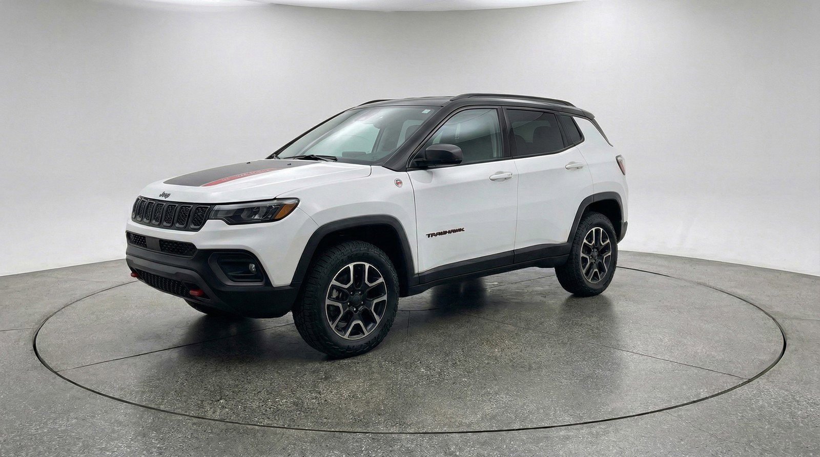 Used 2025 Jeep Compass Trailhawk AWD/4WD image 3