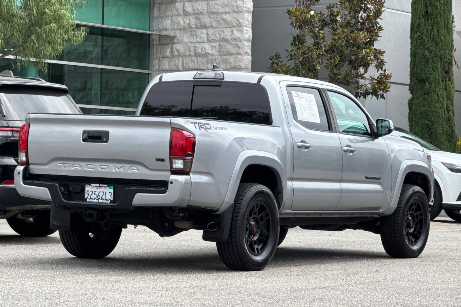 Used 2019 Toyota Tacoma TRD Sport w/ Technology Package RWD image 4