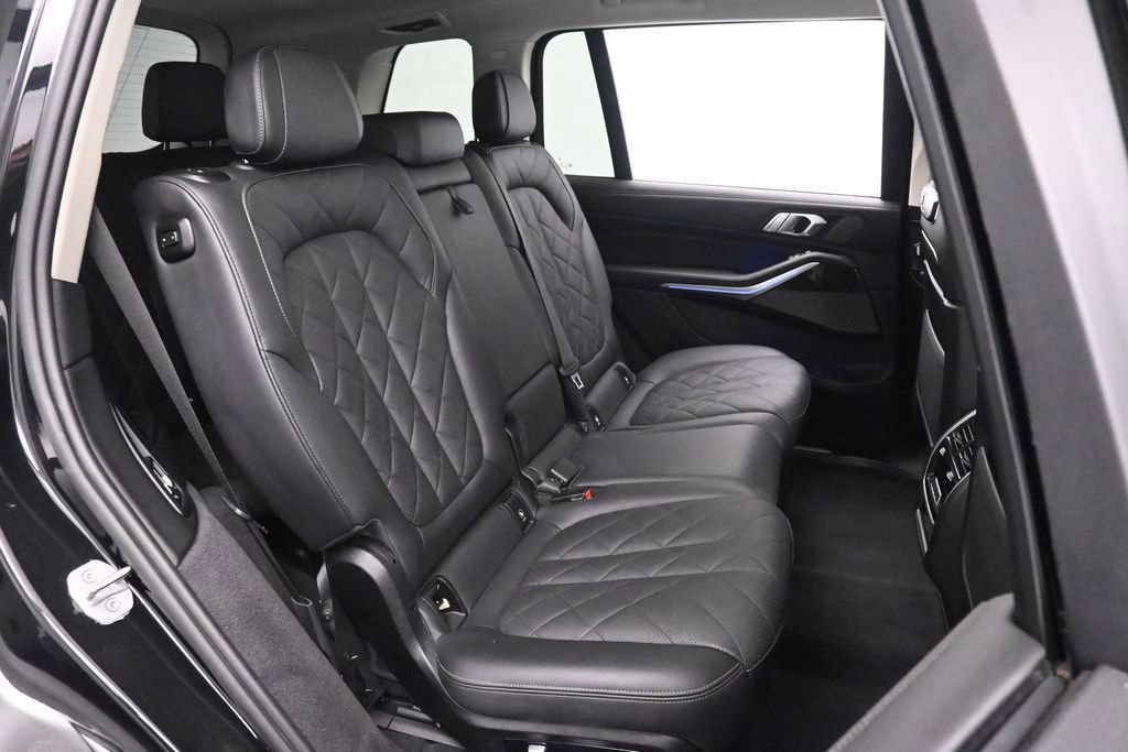 Used 2024 BMW X7 xDrive40i w/ Premium Package AWD/4WD image 19
