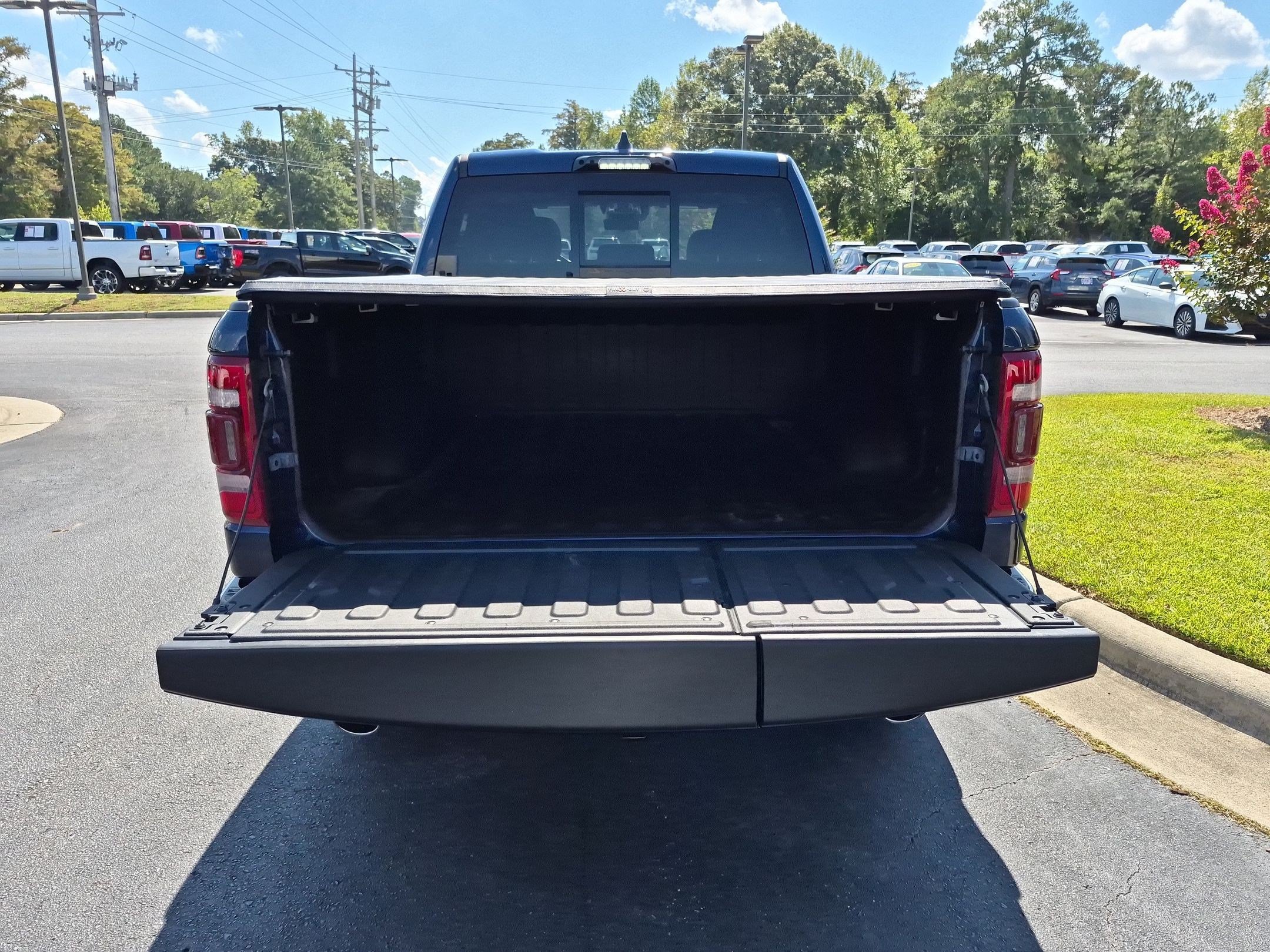 Used 2024 RAM 1500 Limited AWD/4WD image 22