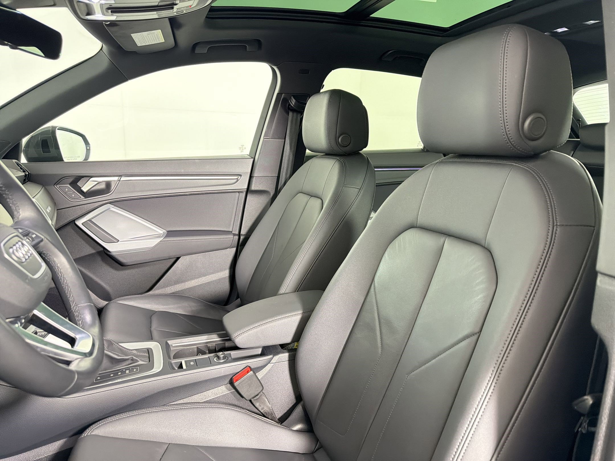 Used 2024 Audi Q3 2.0T Premium Plus w/ Premium Plus Package image 23