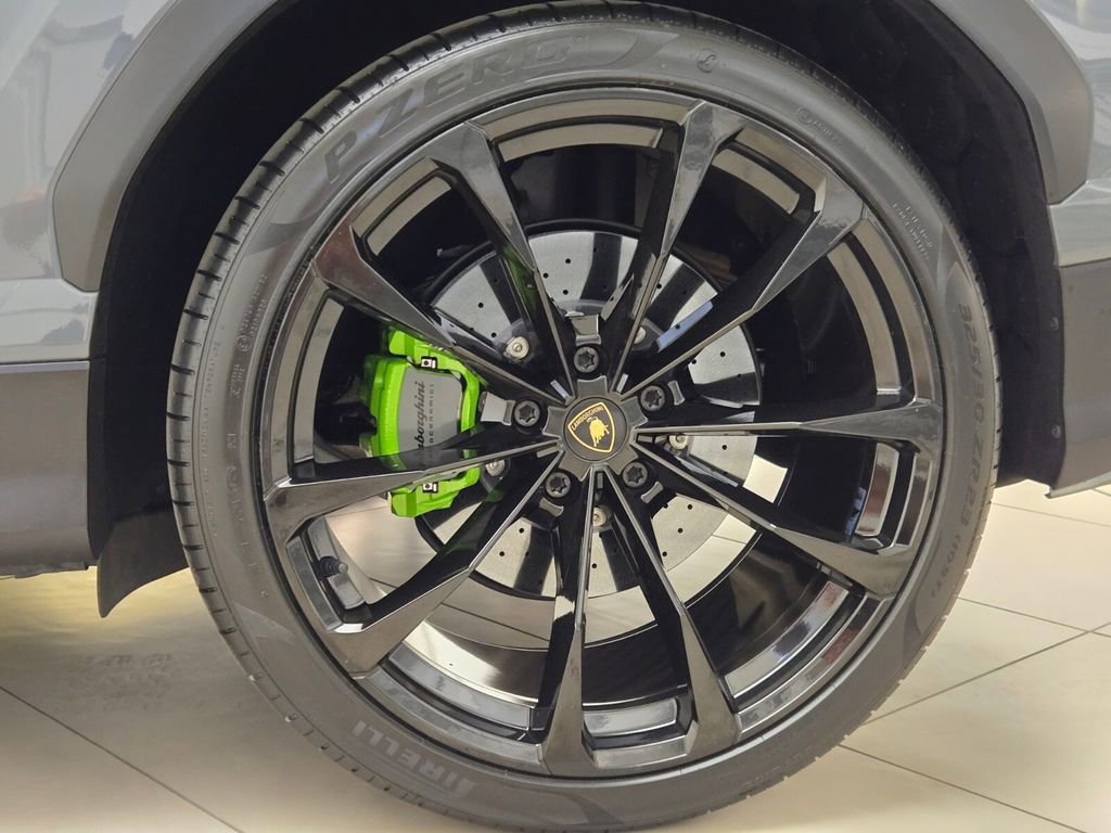Used 2022 Lamborghini Urus AWD/4WD image 14