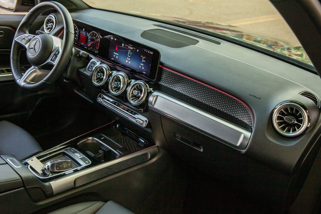 Used 2024 Mercedes-Benz GLB 250 image 11