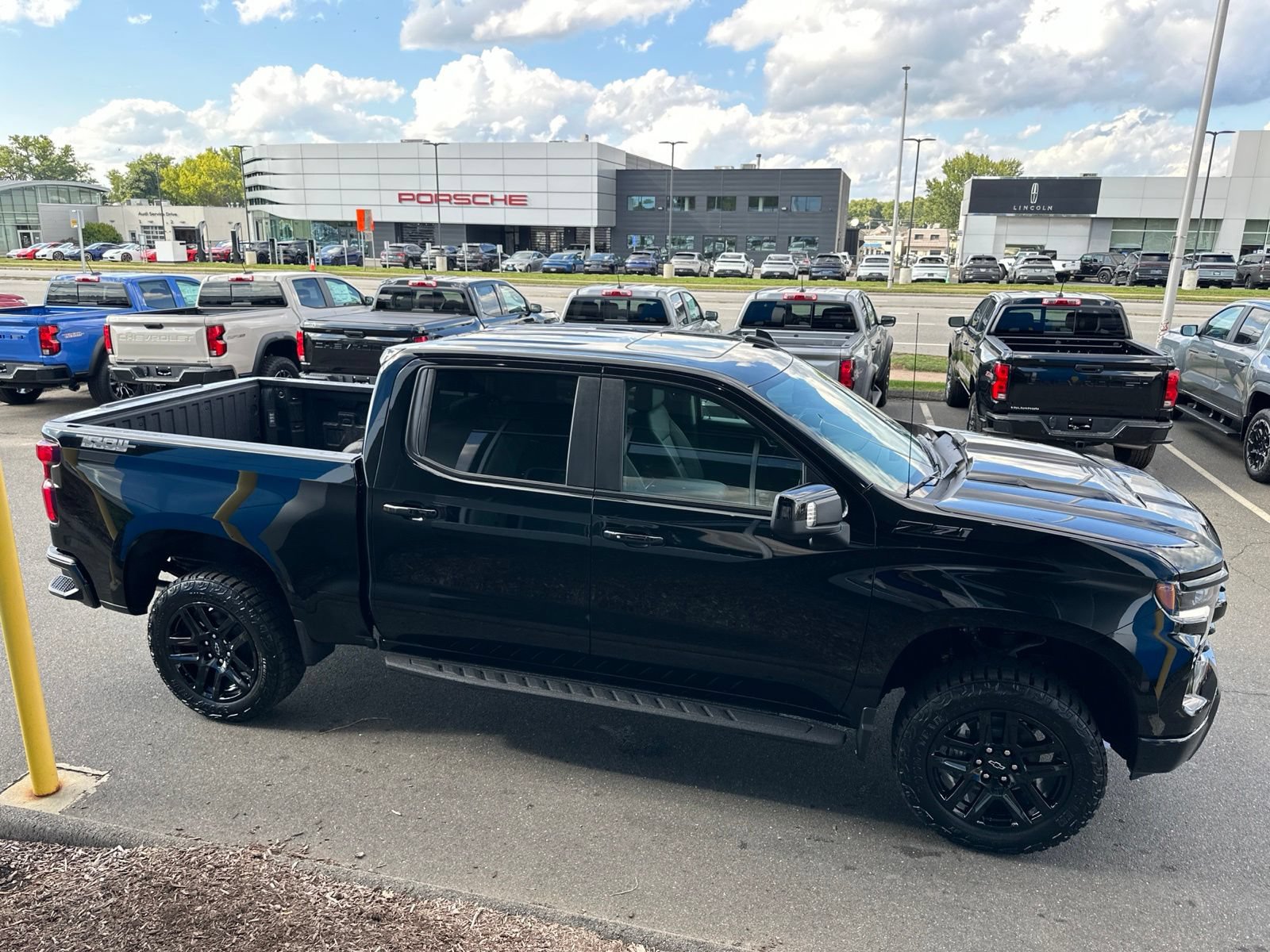 New 2026 Chevrolet Silverado 1500 LT Trail Boss w/ LT Trail Boss Premium Package AWD/4WD image 4