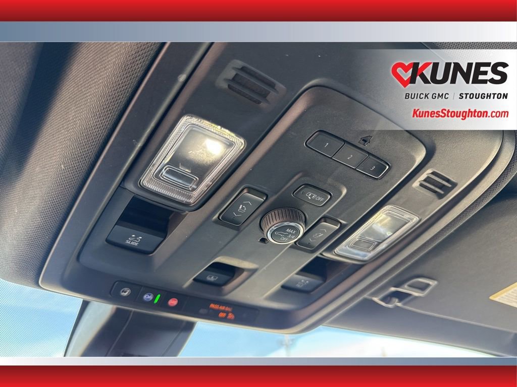 Used 2021 Chevrolet Suburban LT w/ LT Signature Plus Package AWD/4WD image 32