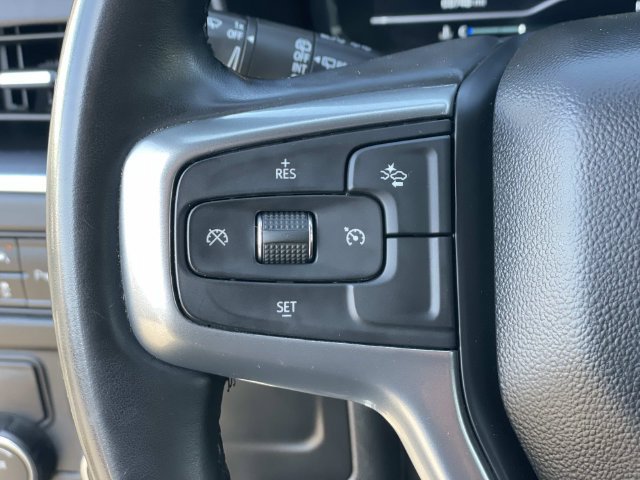 Used 2024 Chevrolet Suburban LT RWD image 8