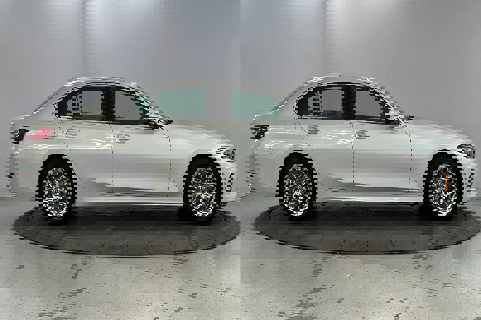 Used 2025 BMW 330i xDrive Sedan w/ Convenience Package image 8