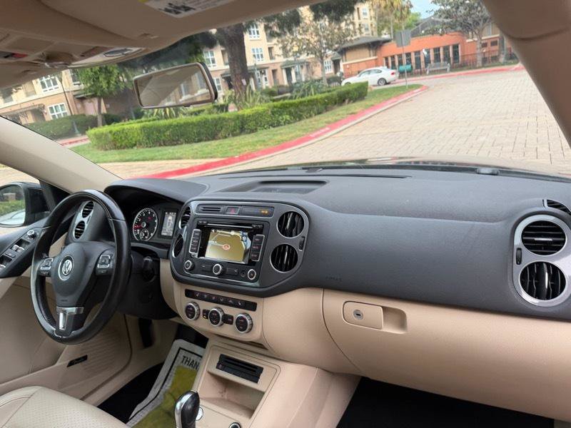 Used 2014 Volkswagen Tiguan SEL AWD/4WD image 56