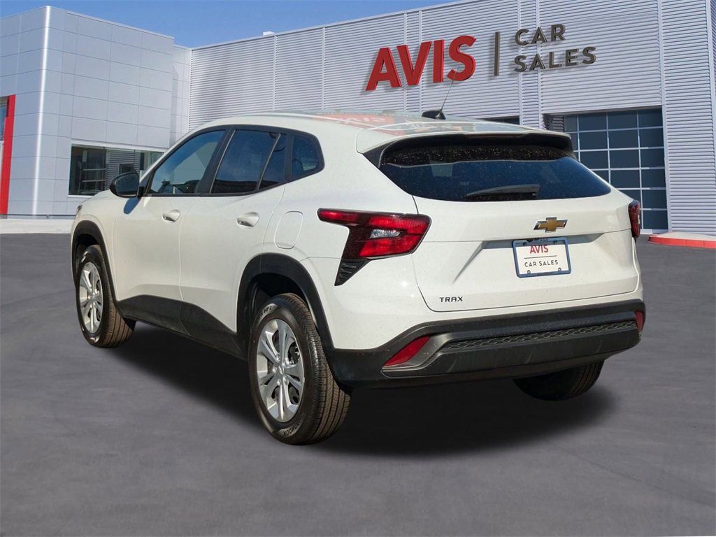 Used 2025 Chevrolet Trax LS image 7