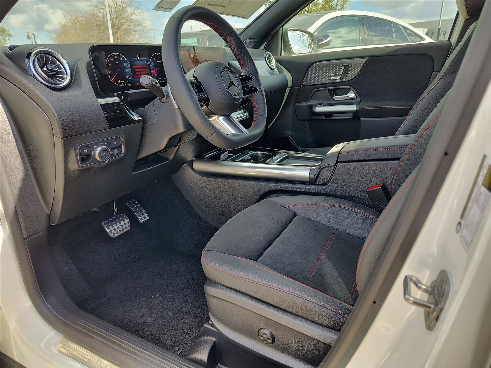 New 2025 Mercedes-Benz GLA 250 image 2