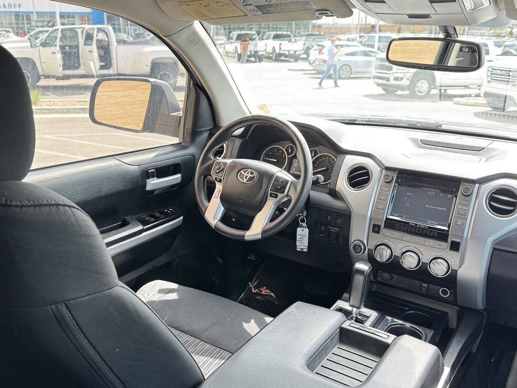 Used 2017 Toyota Tundra SR5 w/ SR5 Upgrade Package AWD/4WD image 15