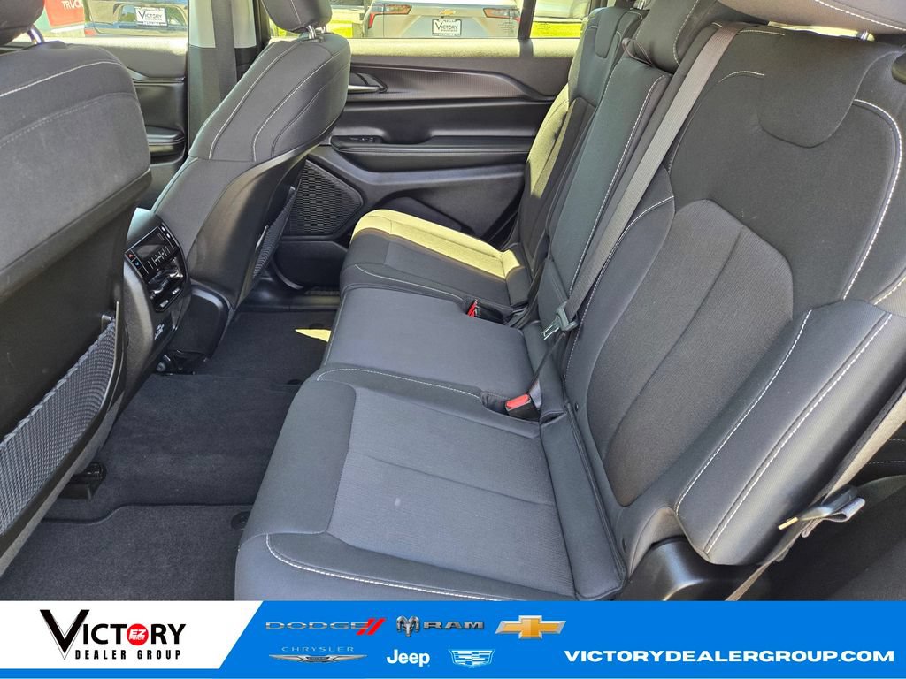 Used 2023 Jeep Grand Cherokee L Laredo AWD/4WD image 6