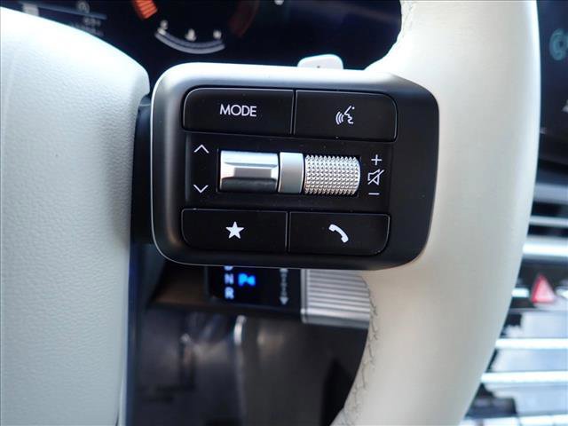 Used 2025 Hyundai Santa Fe SE image 14