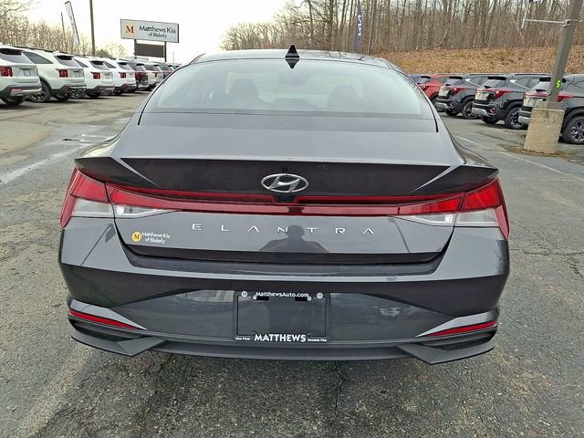 Used 2022 Hyundai Elantra SEL w/ Convenience Package image 5