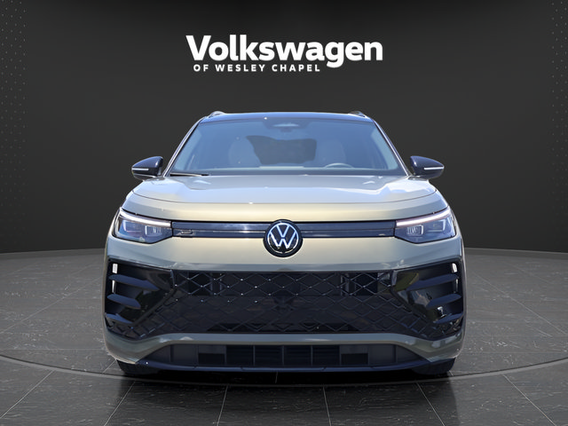 Used 2026 Volkswagen Tiguan SE R-Line FWD image 3