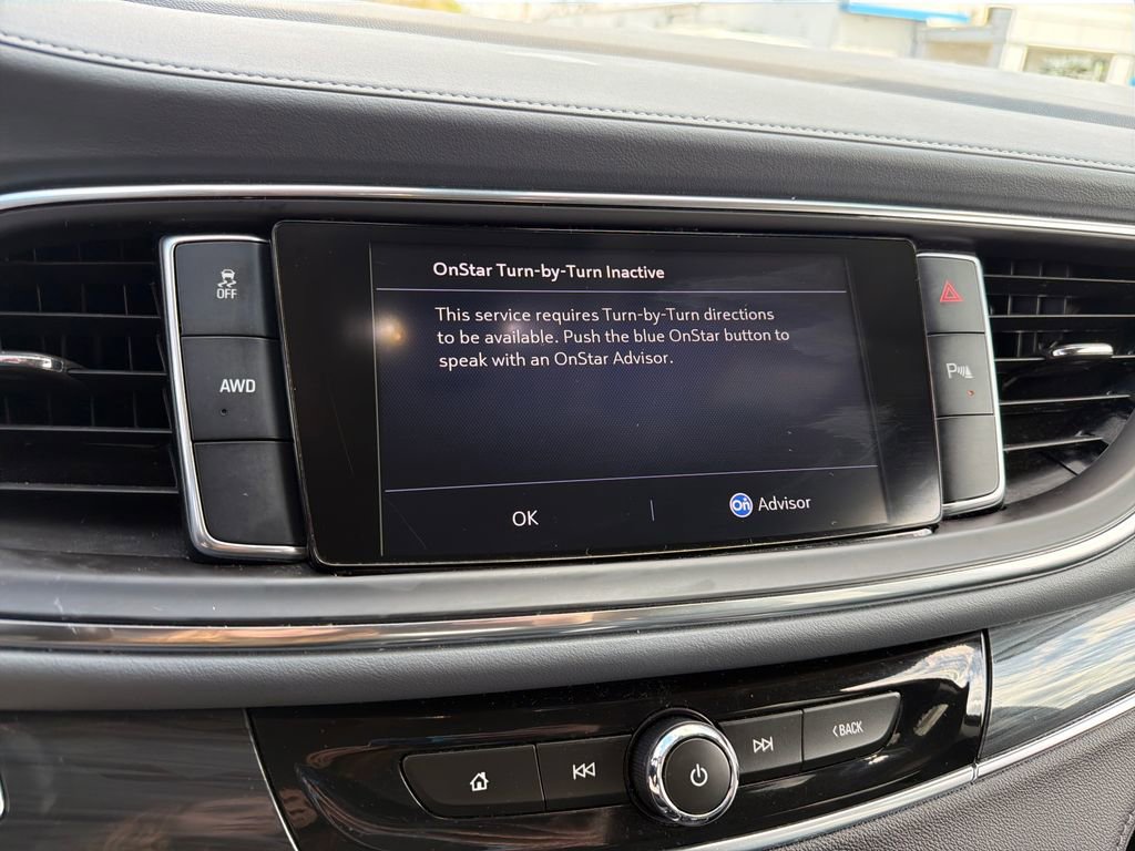 Used 2021 Buick Enclave Essence AWD/4WD image 17