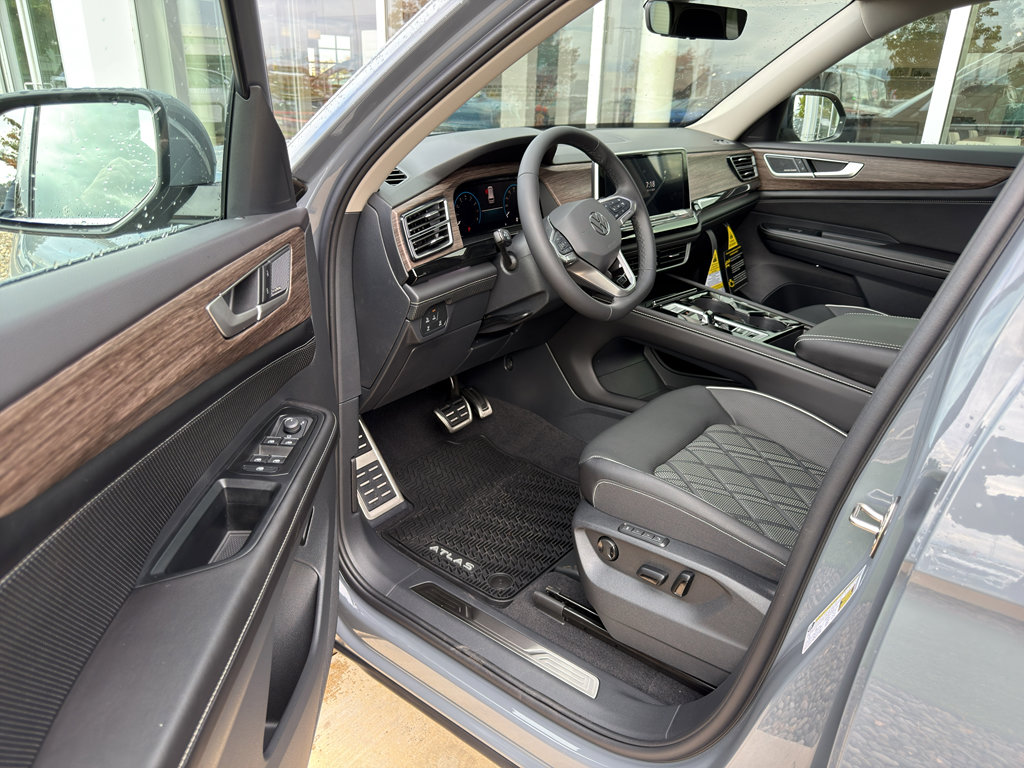 New 2026 Volkswagen Atlas SEL Premium R-Line image 17